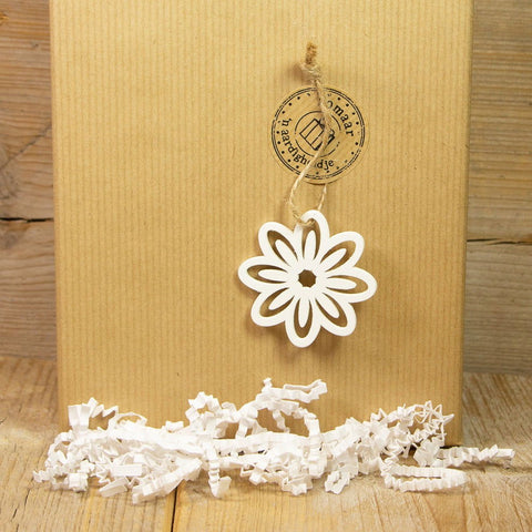 Kadohanger Bloem Wit - Kadopapier.net Kadohanger Bloem Wit - Kadopapier.net