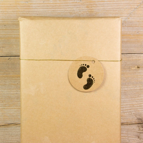Kraftlabel Babyvoetjes Goud - Kadopapier.net Kraftlabel Babyvoetjes Goud - Kadopapier.net