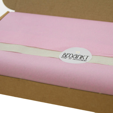 Brievenbus verzendkit pastel – 20x kraft brievenbusdoos 255x155x28 mm + lindegroen & pastelroze vloeipapier, wit opvulpapier & witte bedankstickers