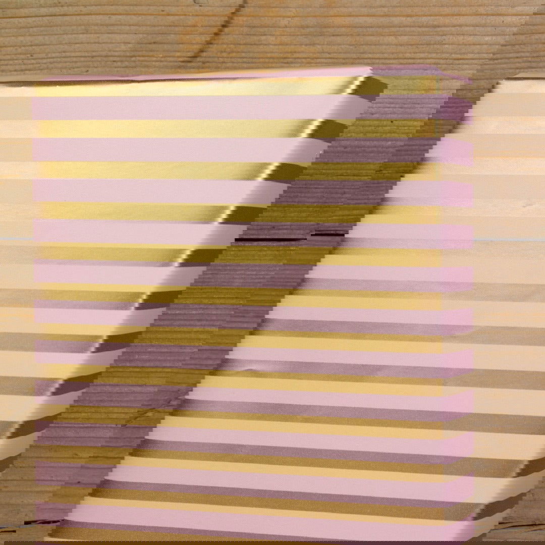 Inpakpapier Zachtroze Goud streepje - Kadopapier.net