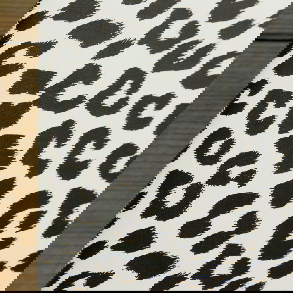 Zwart-wit Panterprint inpakpapier - Kadopapier.net